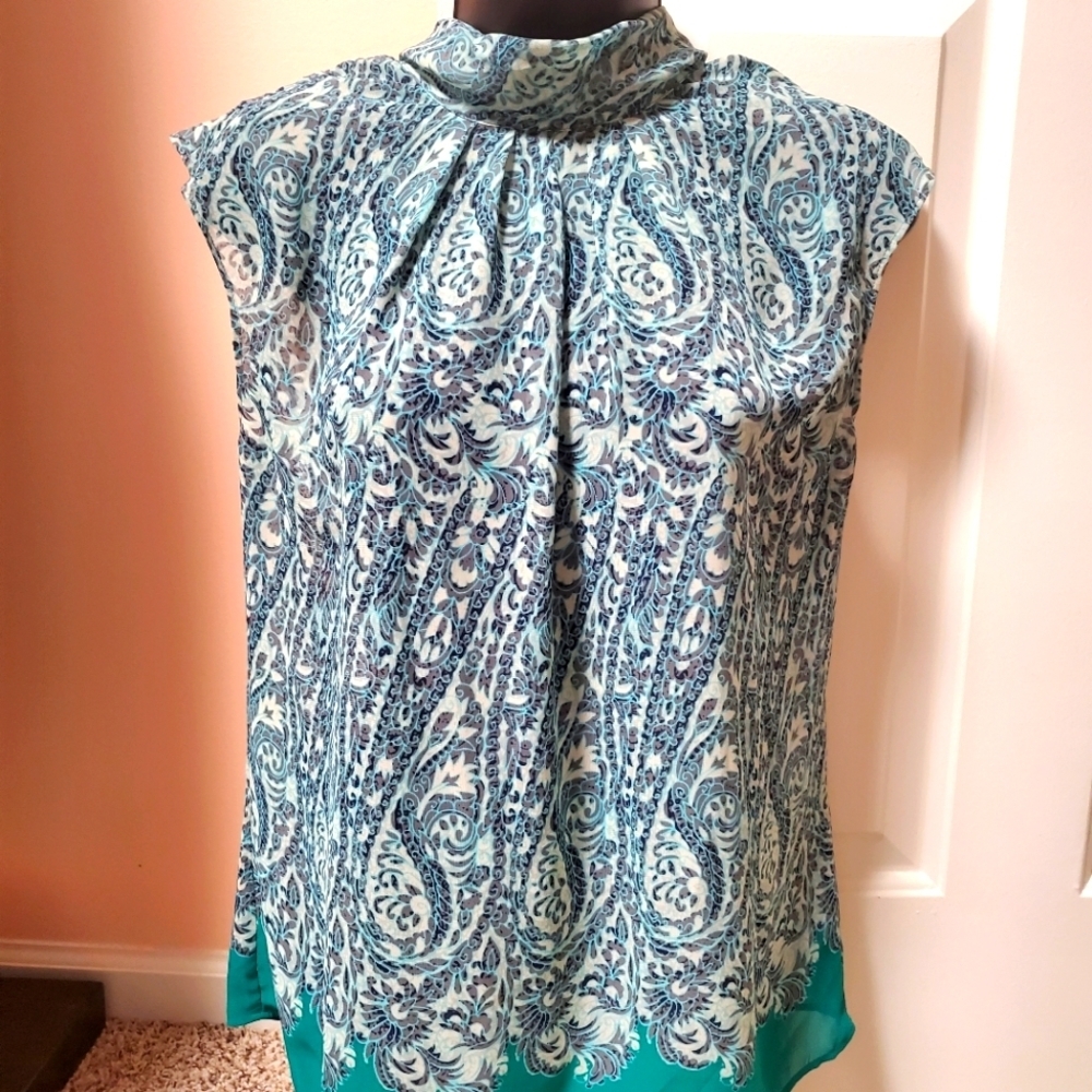 New York & Company Sleeveless Tank Top
